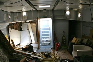 Bunkbed room destruction - full width